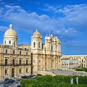 https://landolina-palace.sicilyhotelsitaly.net
